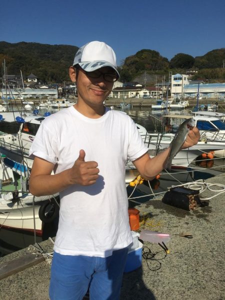 オオアジ狙いはボウズ・・日の出後サヨリメインで釣り＾＾